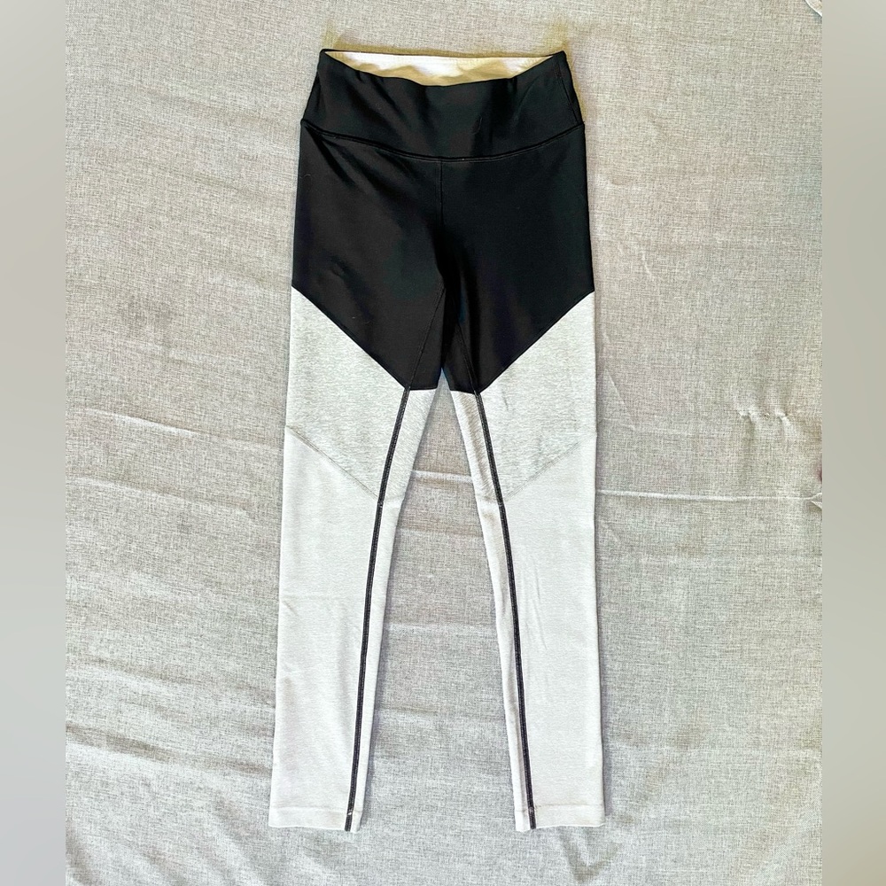 7/8 length compression leggings by Outdoor Voices